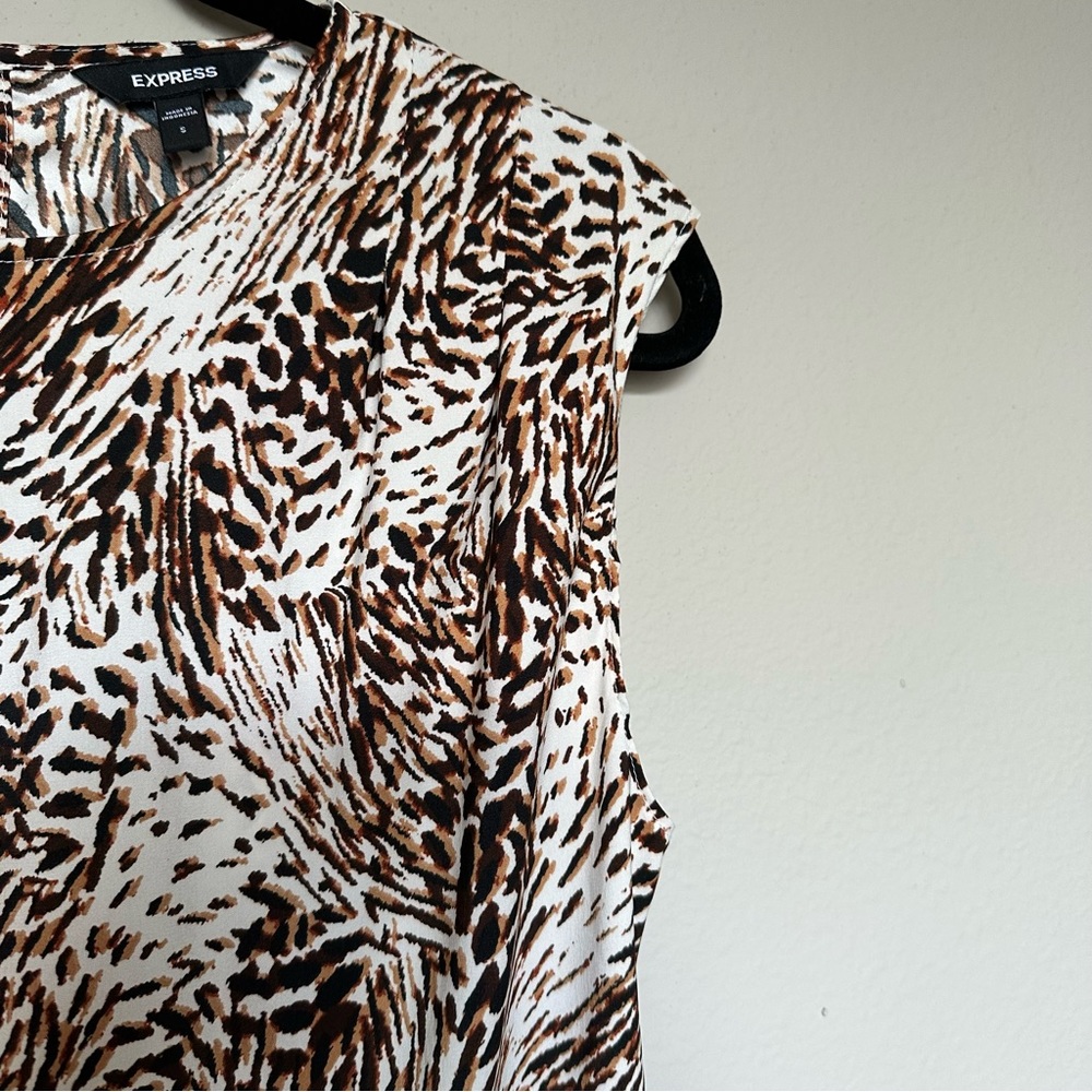 Express Print Gramercy Top - Picture 3 of 5